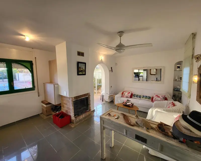 Chalet Adosado en L'Ametlla de Mar con Piscina y Jardin