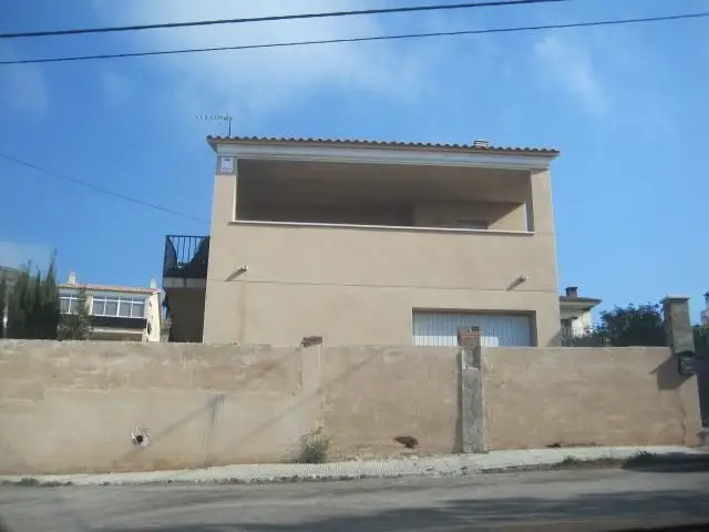 Casa Unifamiliar 142m2 3 Habitaciones 2 Baños Garaje Bisbal del Penedès
