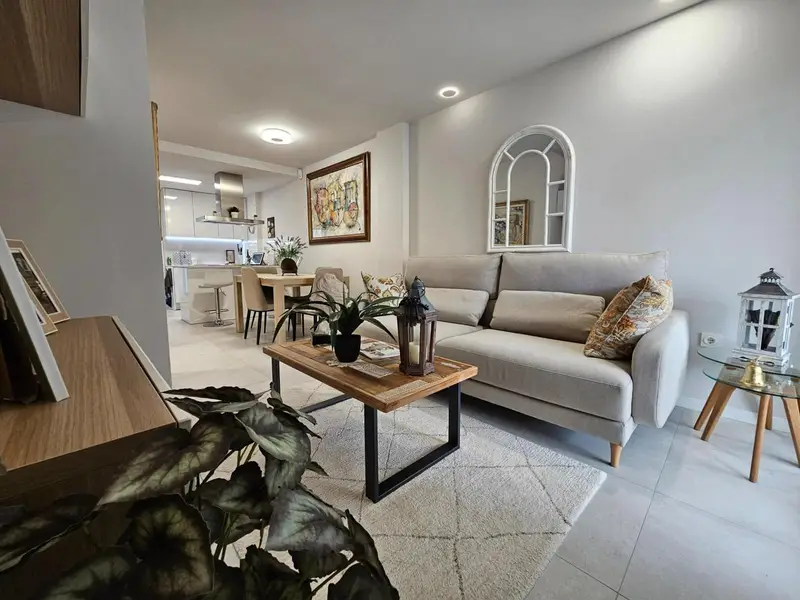 Bungalow en San Pedro del Pinatar con Jardin y Terraza Acristalada