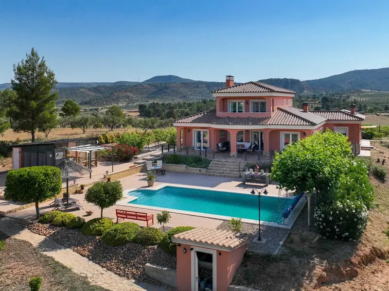 Villa de Lujo en Ayora Valencia con Vistas Panorámicas