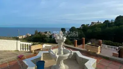 Casa en Alquiler con Vistas al Mar Piscina Privada y Garaje Doble