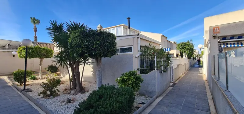 Casa con piscina en venta Aguas Nuevas Torreblanca Sector 25 Torrevieja