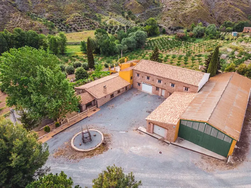Venta Cortijo de lujo en Gor, Baza - Ref: T25082