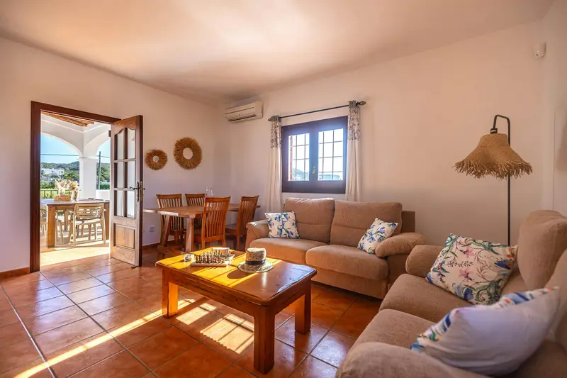 Chalet con Piscina Privada en Ibiza ideal para Familias