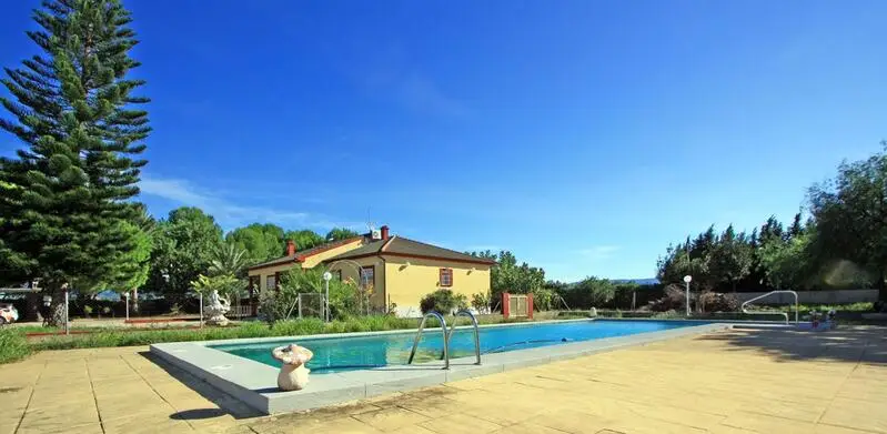 Villa de Lujo en Els Poblets con 4 Dormitorios y Piscina