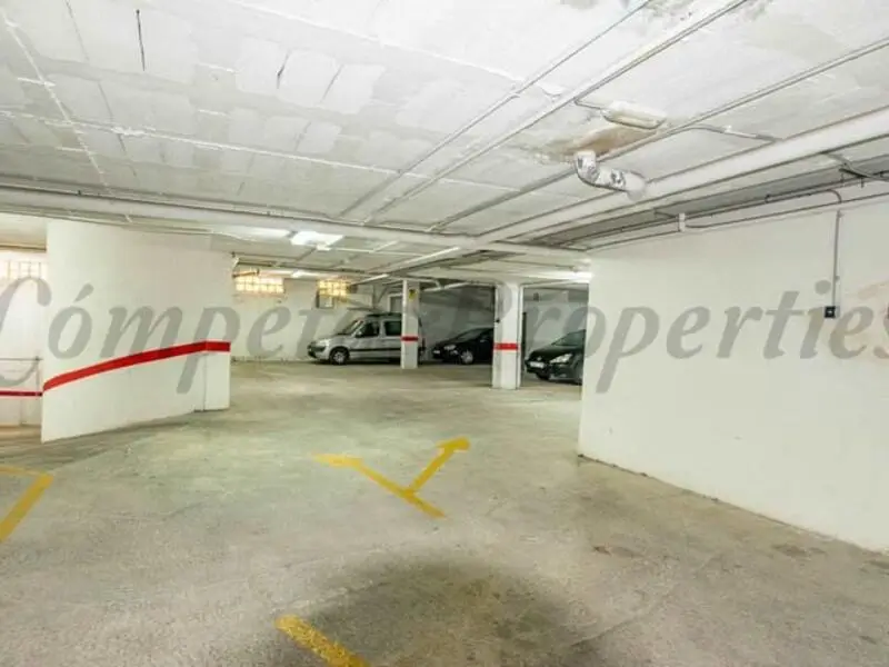 Apartamento con aparcamiento y trastero en Torrox Costa