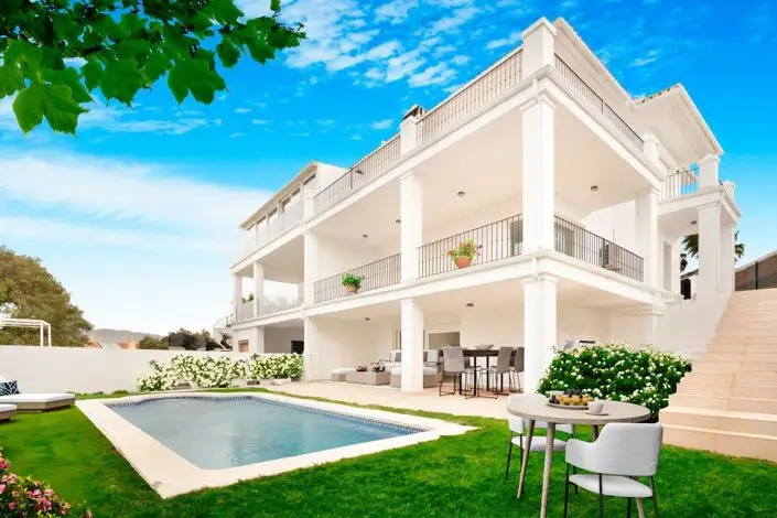Villa de 3 dormitorios en venta en Monte Elviria