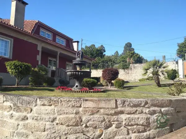Garaje 4 Coches Piscina Barbacoa Alarma Fibra Riego Automatico