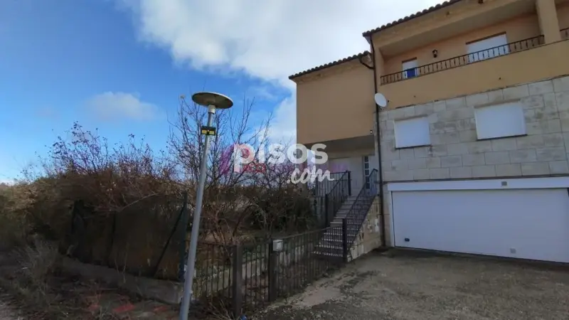 Casa pareada en venta en Calle Sauces