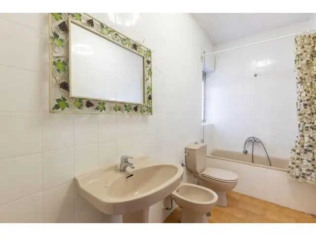 Casa con Local Comercial en Armilla