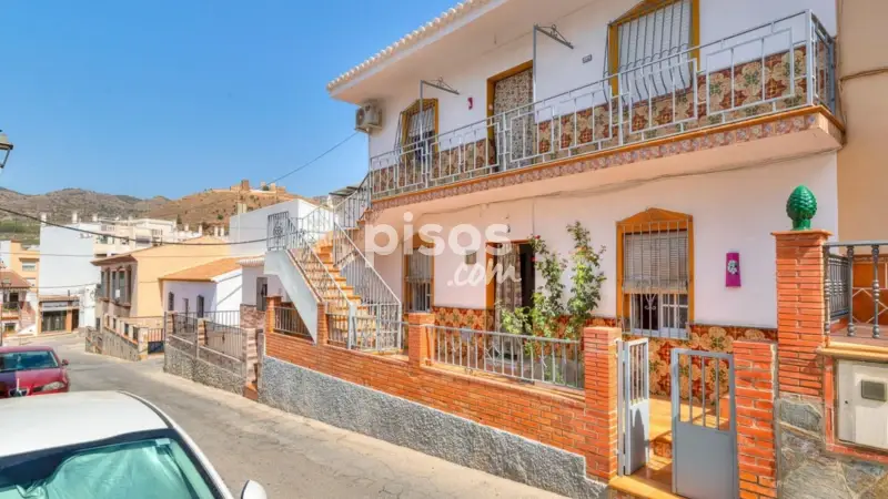 Chalet adosado en venta en Calle de las Arandas