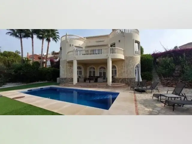 Casa Villa 4 Dormitorios Costa del Sol Vistas al Mar Piscina Privada