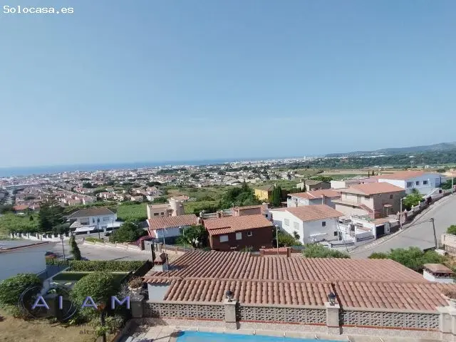 Torre con Vistas Panorámicas en Pineda de Mar