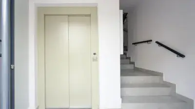 Apartamento en venta en Armilla: moderno piso 3 dormitorios cerca del metro