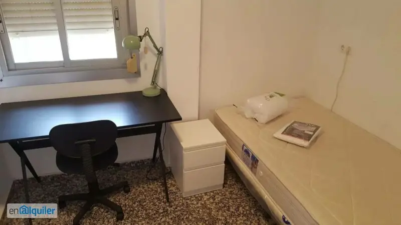 Piso para Estudiantes 3 Dormitorios 1 Baño Zona Universitaria