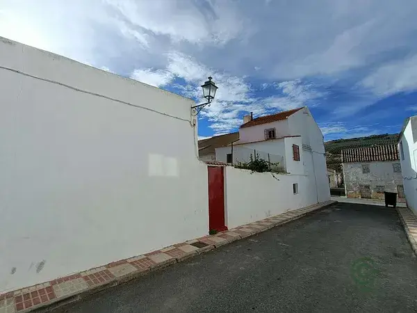 Casa en Cacín Granada pueblo tranquilo con garaje y techo nuevo