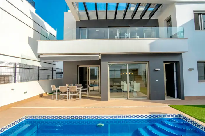 Villa de Lujo en Villamartin 3 Dormitorios Piscina Privada