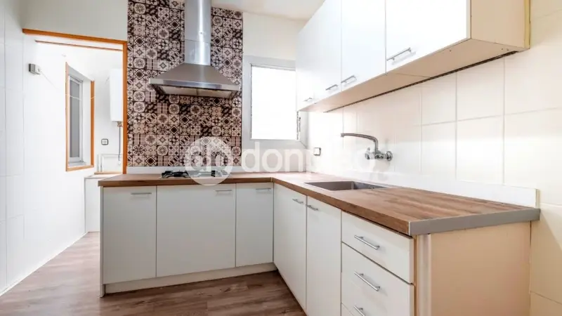 Piso en venta en Carrer de la Miranda, cerca de Carrer de Cornellà Modern