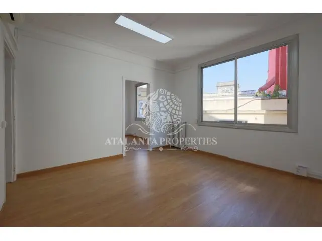 Oficina Centrica Reformada con Vistas Plaza Catalunya