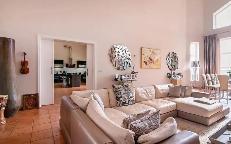 Chalet de Lujo en Sotogrande con Piscina, Bodega y Gimnasio