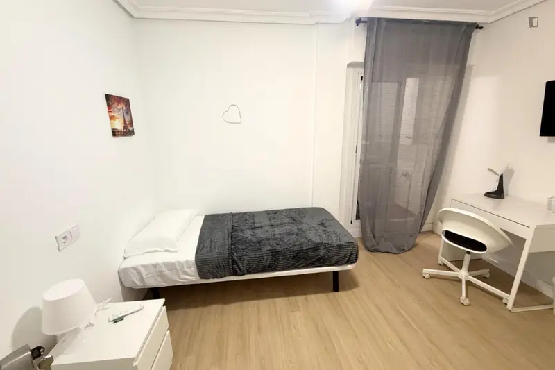 Apartamento 5 Dormitorios 2 Baños Florida Alicante