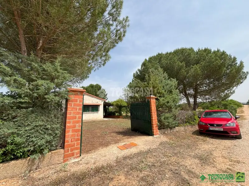 Chalet en Villar de Cañas con Jardin y Barbacoa