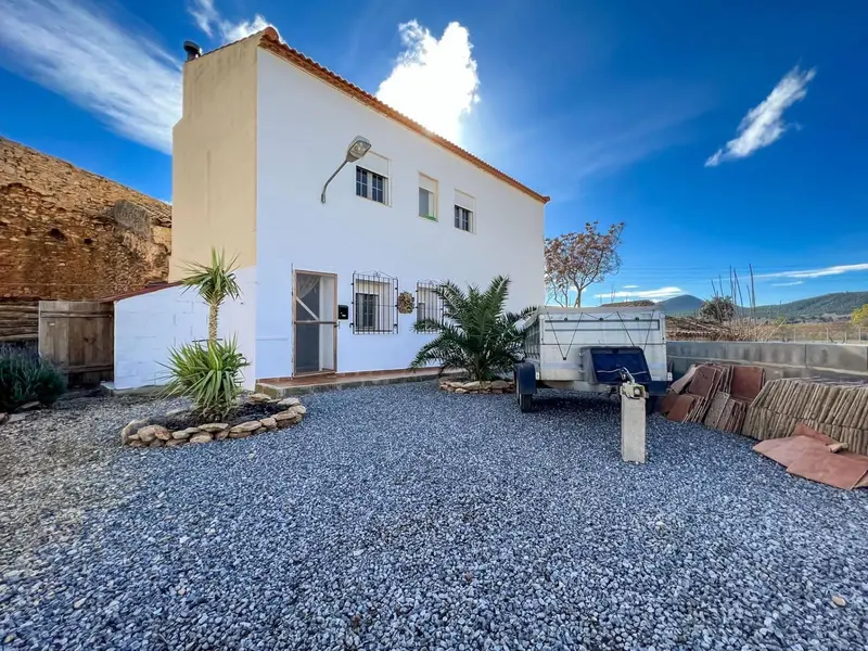 Chalet en Venta en Oria Almeria con Vistas al Campo