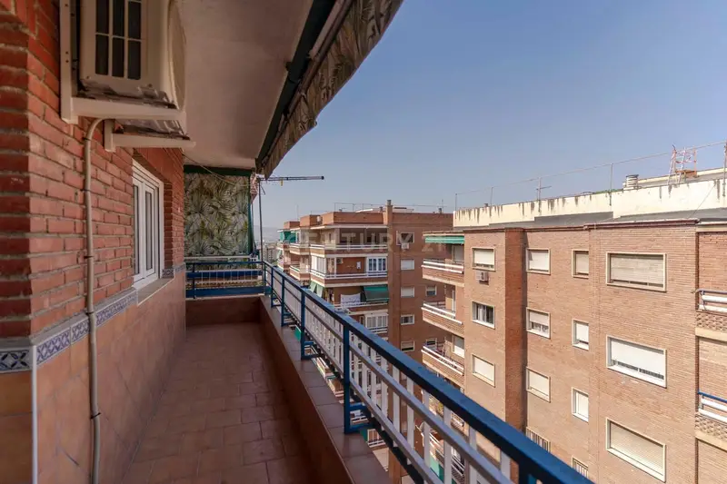 Piso 99m² con Terraza en Granada Ciudad