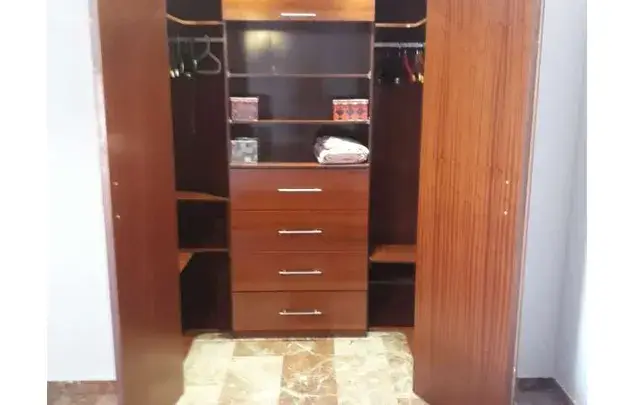 Alquiler habitaci
ón 150m

² Granada