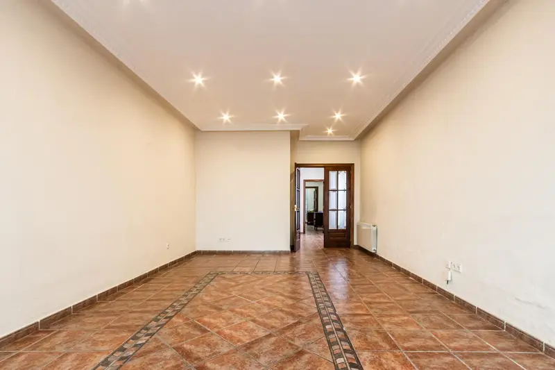 Venta Adosado de 5 habitaciones en Centre, Sabadell - Ref: 006017