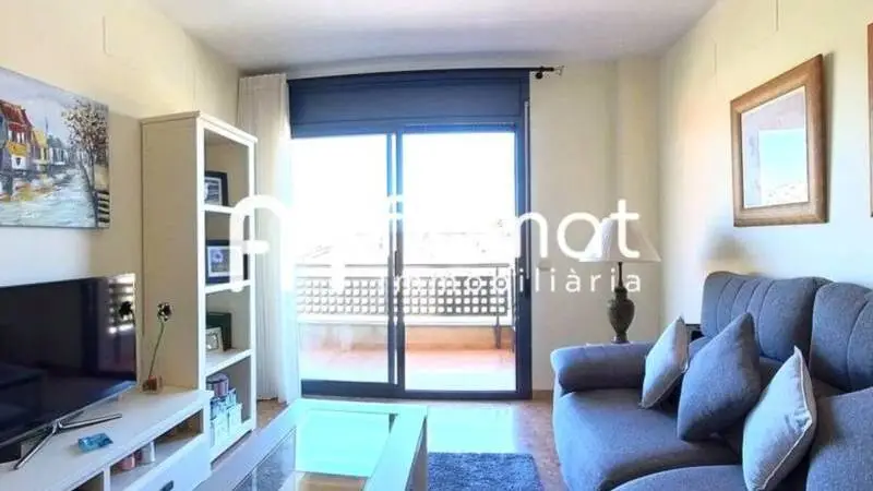 Piso en Venta 4 habitaciones 2 baños terraza zona comunitaria