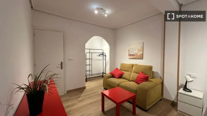 Habitacion piso compartido Torrelavega