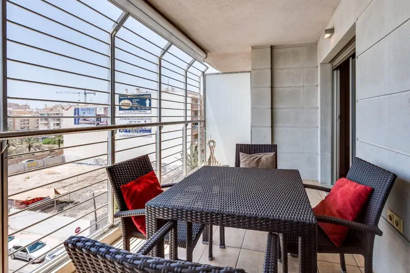 Apartamento con Vistas al Mar en Torrevieja 3 Dormitorios