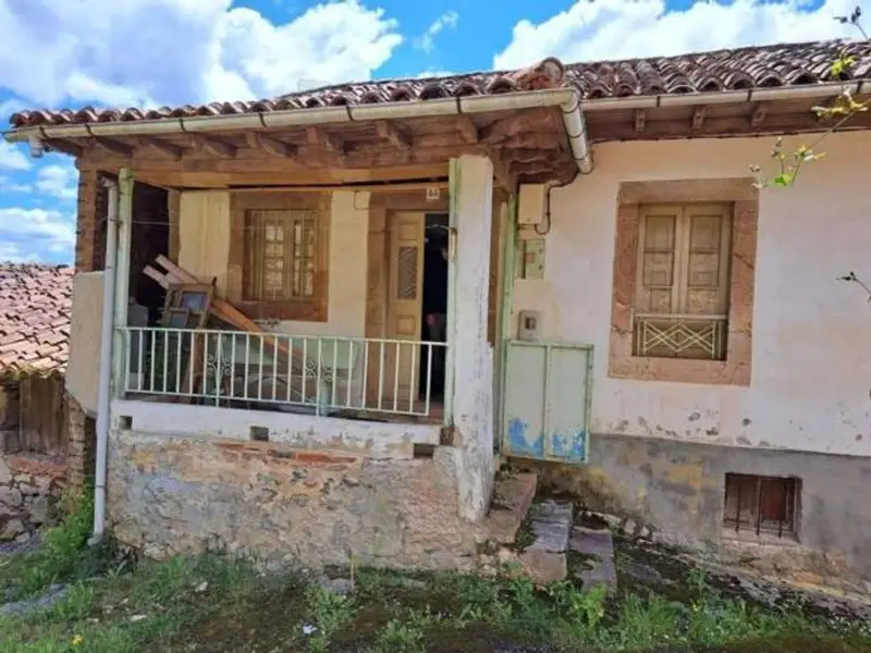 Chalet en venta en Grado Asturias 176m2 con huerto