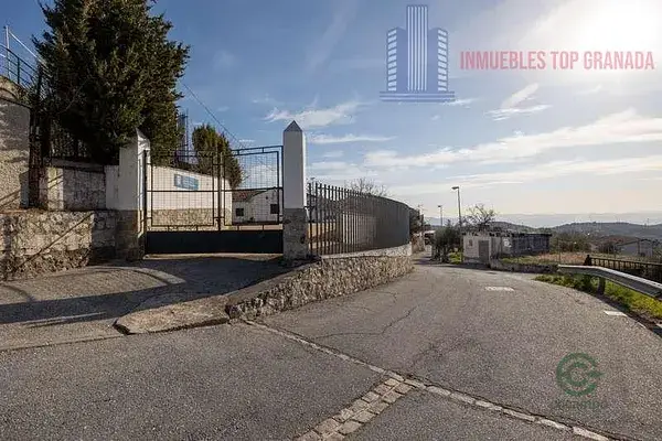 Parcela con Olivos en Granada - Ideal para Chalet