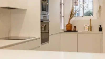 Apartamento en Alquiler Marbella 2 Dormitorios Piscina Cerca de Campos de Golf