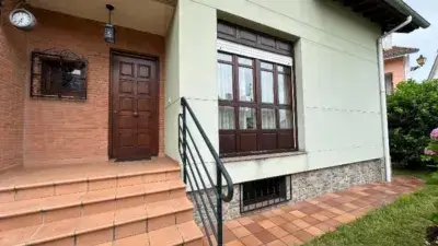 Casa en venta en Casar de Periedo: Adosado con jardin y garaje