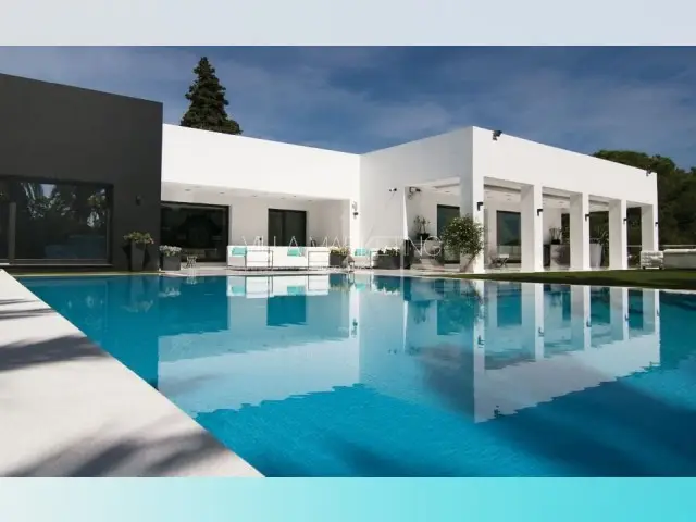 Villa de Lujo 7 Dormitorios Las Brisas Nueva Andalucia