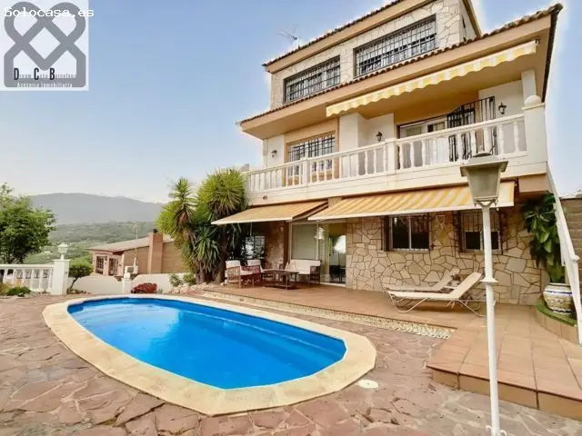 Fantastica Casa con Piscina y Jardin en Caldes de Montbui
