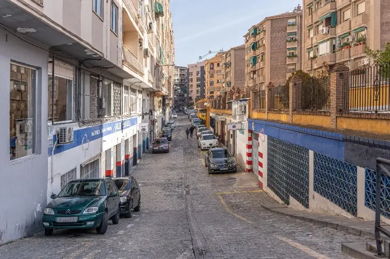 Venta Local Comercial con Trastero en Granada Centro