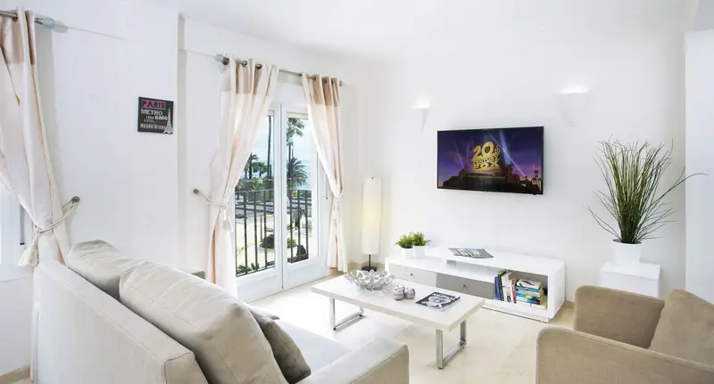 Apartamento en Marbella Frente al Mar 2 Dormitorios Amueblado