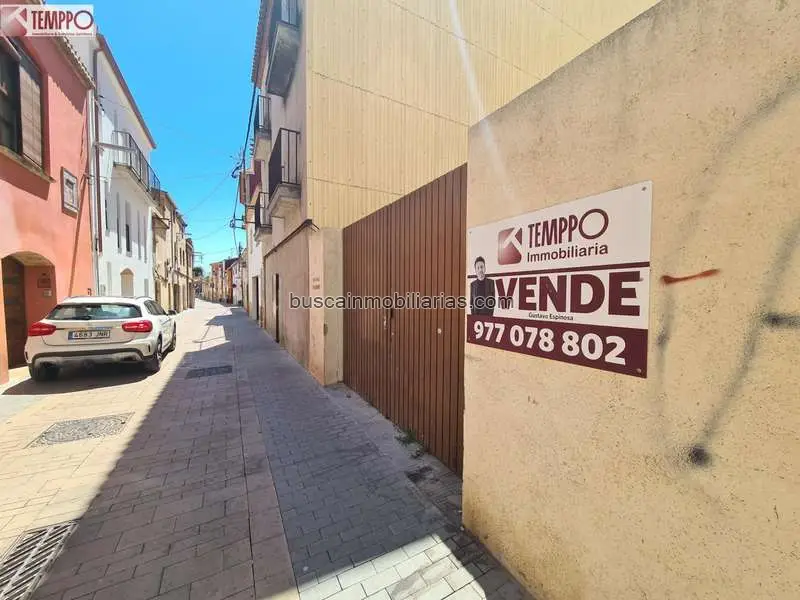 Parcela Urbana en Venta El Vendrell: Construye 5 Viviendas o Casa Unifamiliar