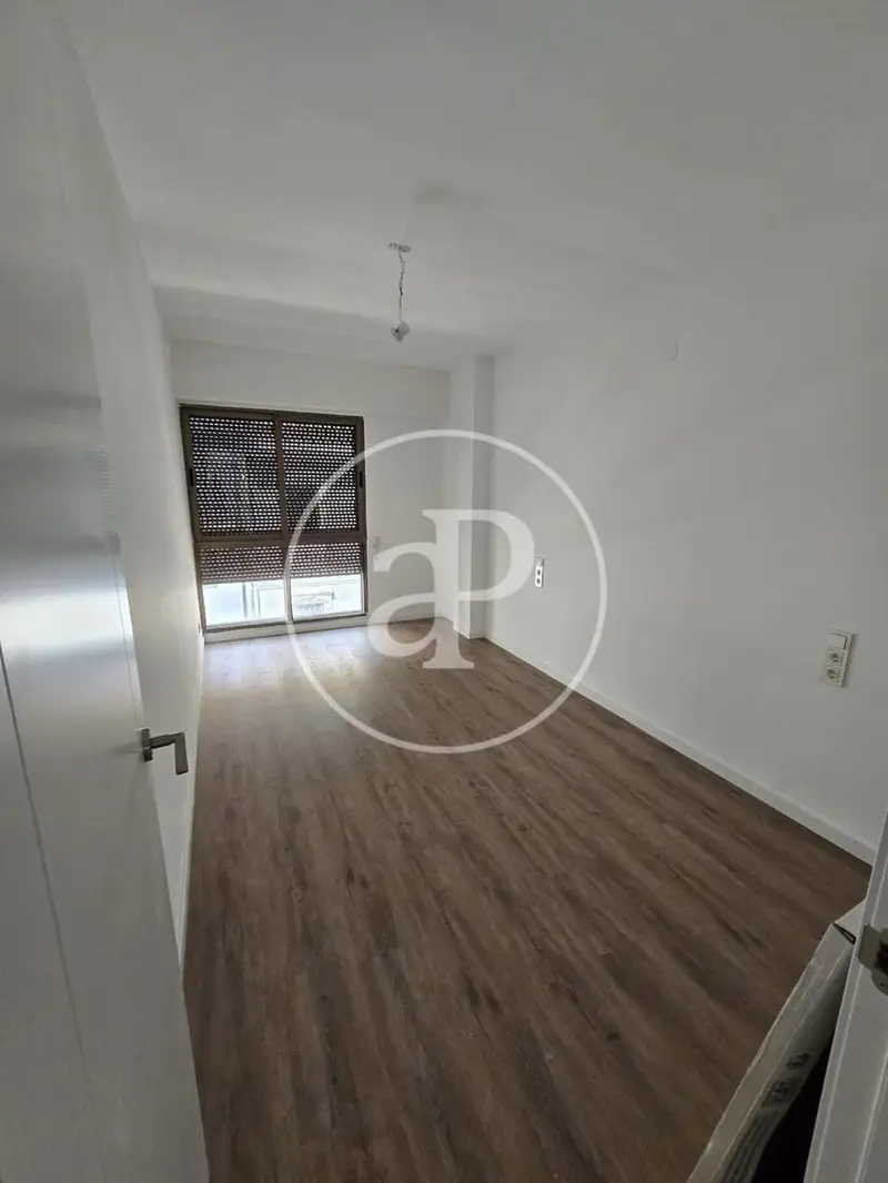 Apartamento en Alquiler Valencia Ciudad 150m2 3 Dormitorios 2 Baños Reformado