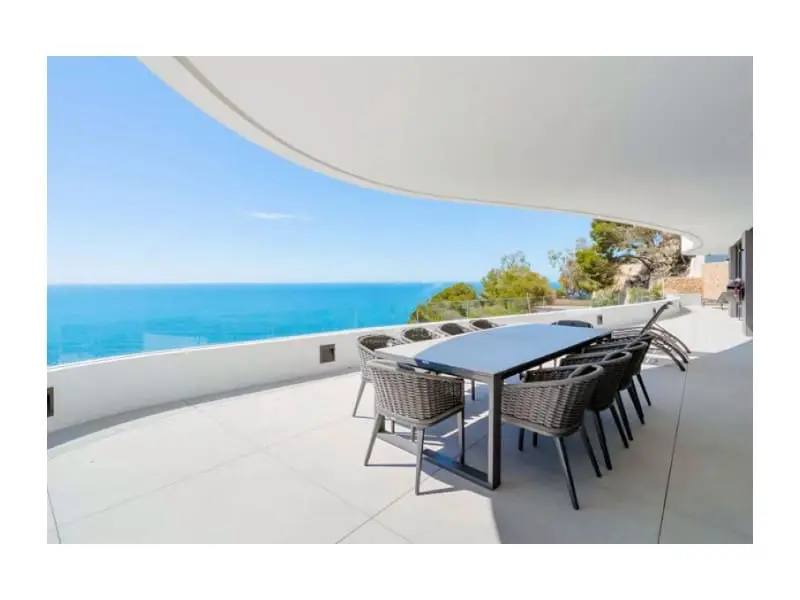 Chalet de Lujo con Vistas al Mar en Javea