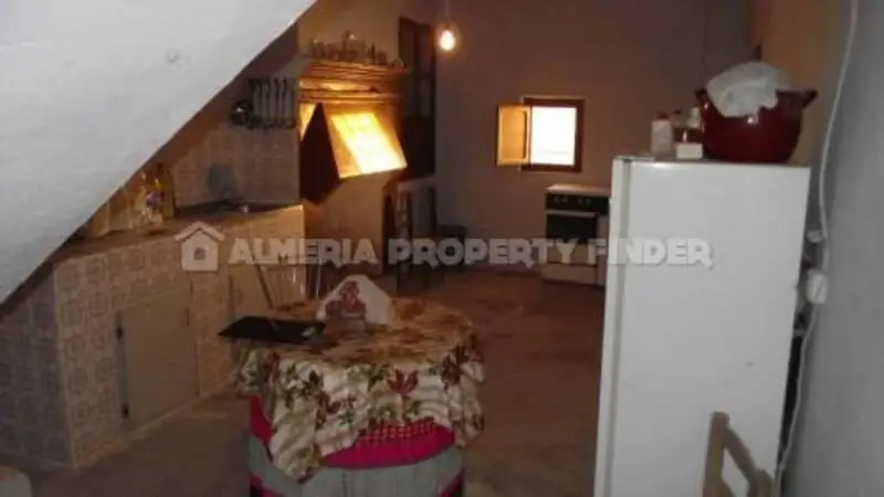 Granja de 11 habitaciones en Saliente Alto Almeria