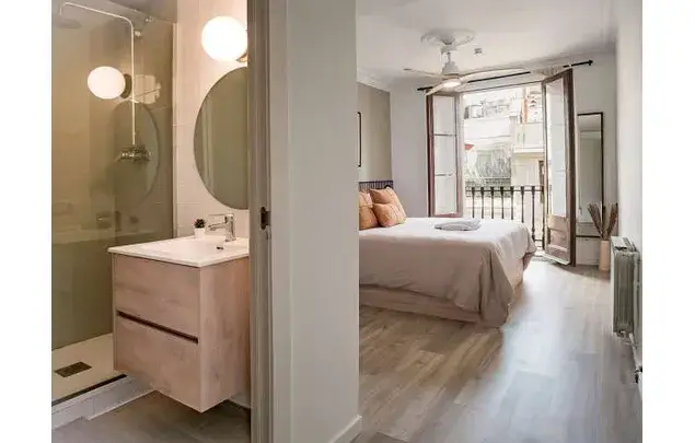 Rent a room of 127 m² in Barcelona