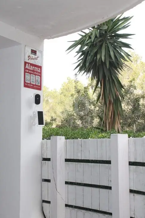 Apartamento en Cala Llenya Ibiza con Jardin y Acceso al Mar