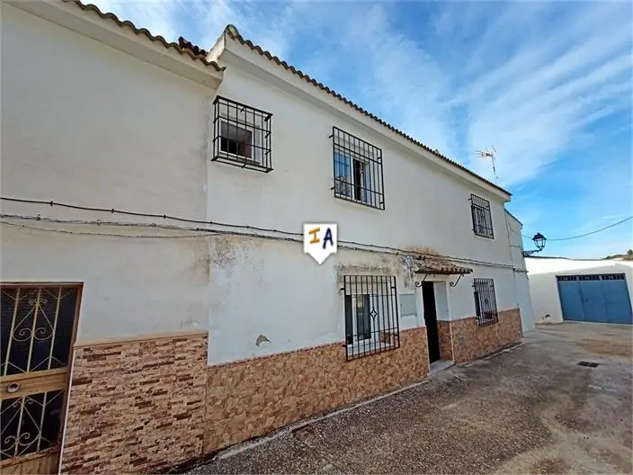 Casa Adosada en Priego de Cordoba con Vistas a la Montana