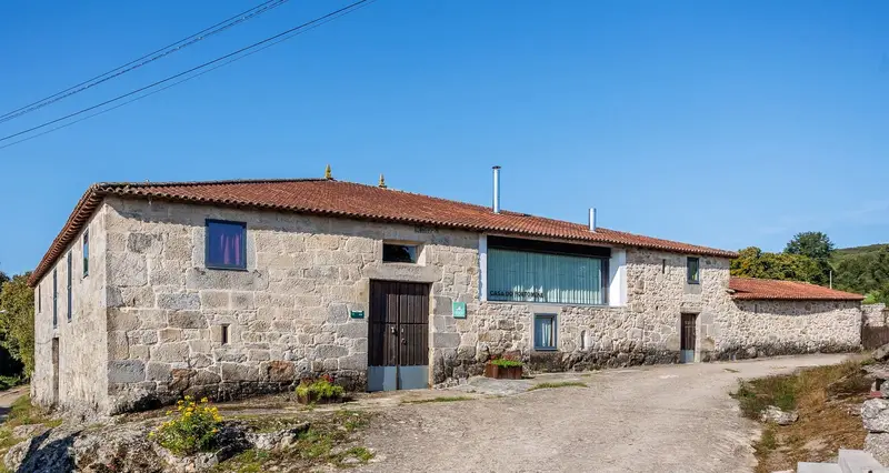 Casa Rural con Encanto en Galicia: 10 Habitaciones, Eventos y Negocio Turistico