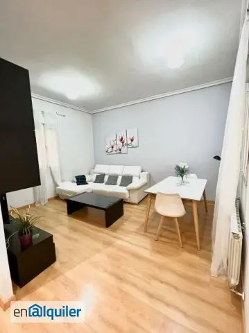 Apartamento con Enorme Armario en Argüelles Madrid Cerca de Plaza de España